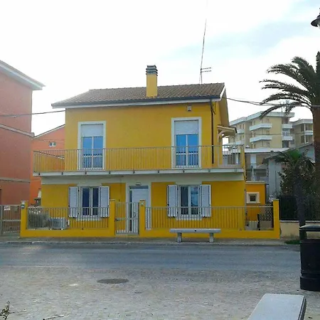 Levante Garden Apartament *